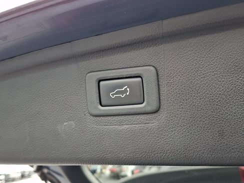 Used 2019 Subaru Outback 2.5i Limited AWD/4WD image 32