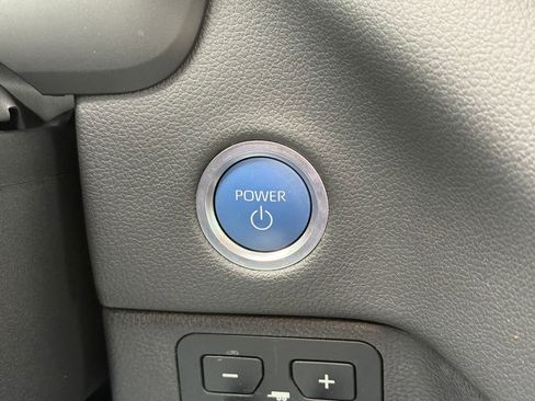 Used 2024 Toyota Tundra Limited AWD/4WD image 23