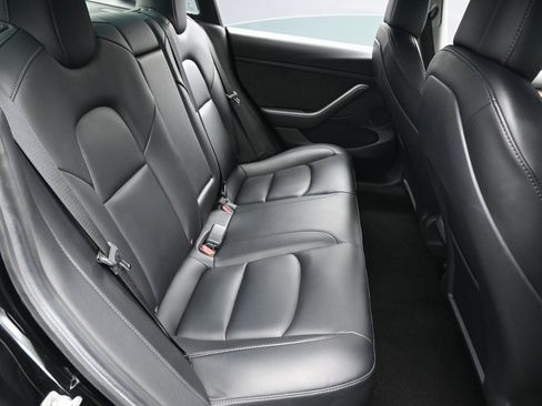 Used 2021 Tesla Model 3 Standard Range Plus image 31