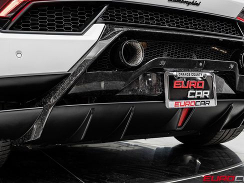 Used 2018 Lamborghini Huracan Performante image 25