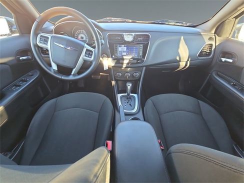 Used 2011 Chrysler 200 Touring image 14