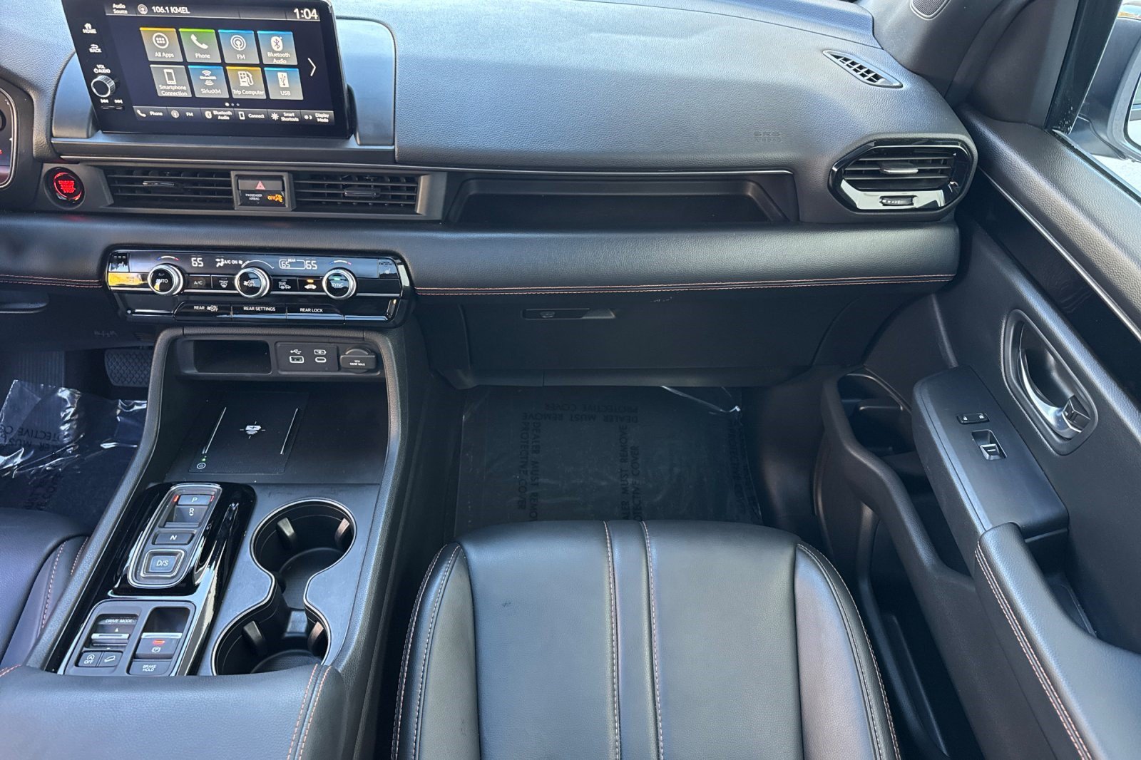 Used 2025 Honda Pilot TrailSport image 32