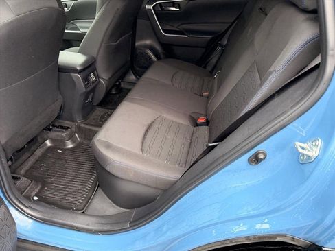 Used 2024 Toyota RAV4 SE w/ Convenience Package image 8
