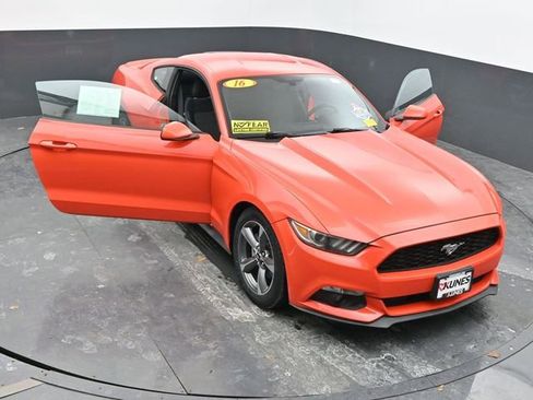 Used 2016 Ford Mustang Coupe w/ Equipment Group 051A image 31