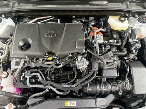 Used 2025 Toyota Camry SE FWD image 32