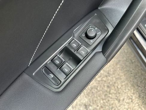 Certified 2023 Volkswagen Tiguan SEL R-Line AWD/4WD image 12