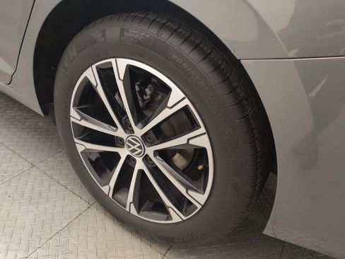 Used 2025 Volkswagen Jetta Sport FWD image 31