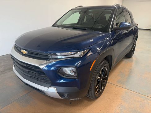 Used 2023 Chevrolet TrailBlazer LT w/ Convenience Package AWD/4WD image 1