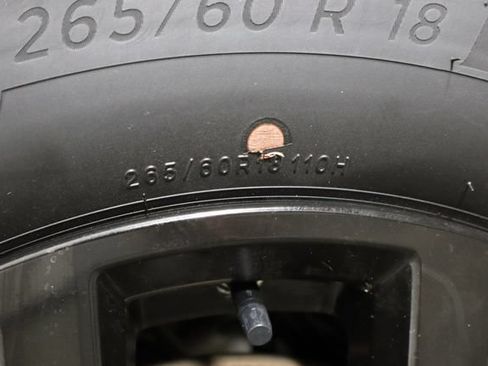 Used 2023 Jeep Grand Cherokee Limited RWD image 48