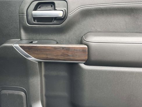 Used 2019 GMC Sierra 1500 SLT image 16