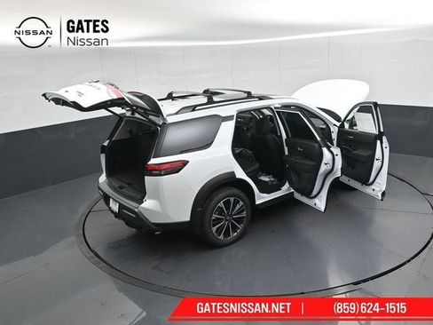 New 2026 Nissan Pathfinder Platinum image 58