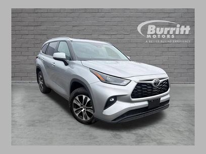 Used 2023 Toyota Highlander XLE