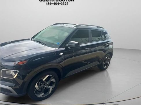 Used 2023 Hyundai Venue SEL w/ Cargo Package FWD image 3