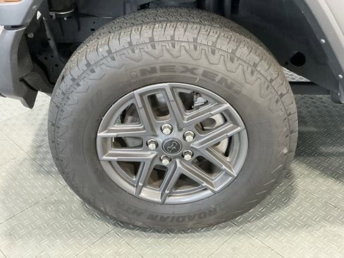 Used 2024 Jeep Wrangler Sport S image 36