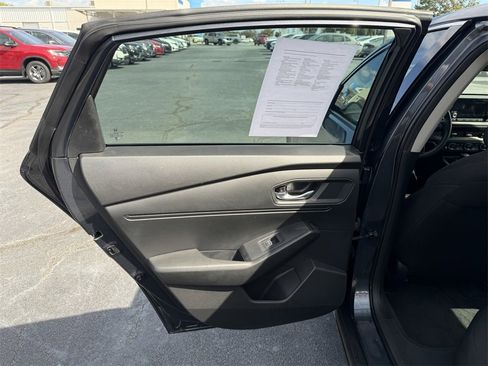 Used 2023 Honda Accord EX image 10