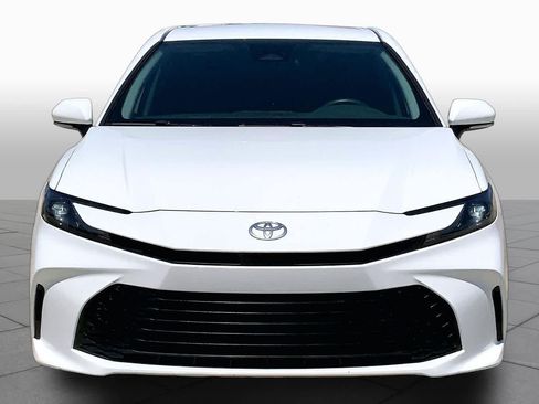 Used 2025 Toyota Camry LE FWD image 7