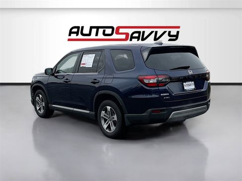 Used 2025 Honda Pilot EX-L image 5