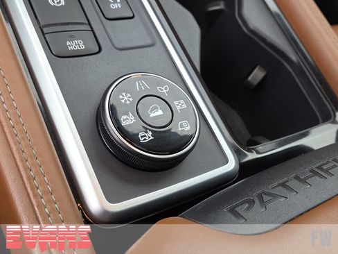 Used 2023 Nissan Pathfinder Platinum AWD/4WD image 12