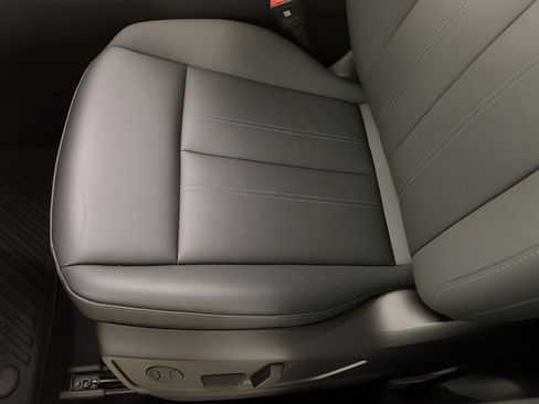 Certified 2025 Audi Q5 Premium w/ Premium Plus AWD/4WD image 16