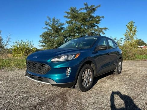 Used 2020 Ford Escape S image 2