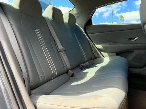 Used 2021 Hyundai Elantra SEL image 12