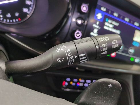 Used 2023 Buick Envision Essence image 25