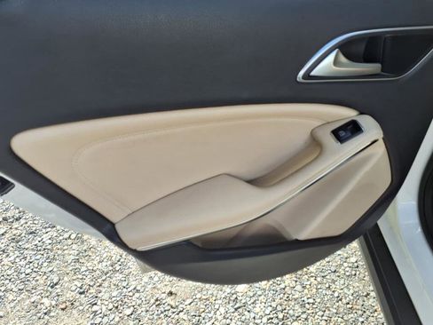 Used 2019 Mercedes-Benz GLA 250 4MATIC image 14