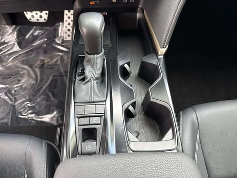 Used 2025 Toyota Camry SE FWD image 30