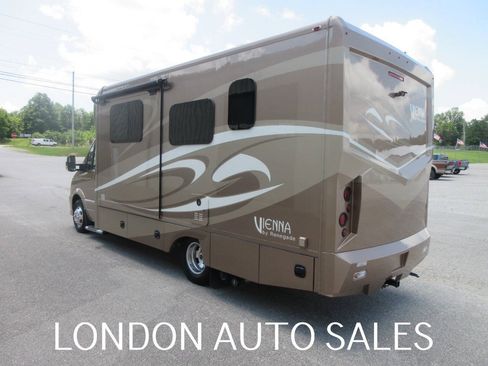 Used 2017 Mercedes-Benz Sprinter 3500 image 4