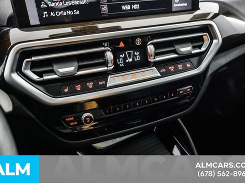 Used 2025 BMW X4 xDrive30i AWD/4WD image 42