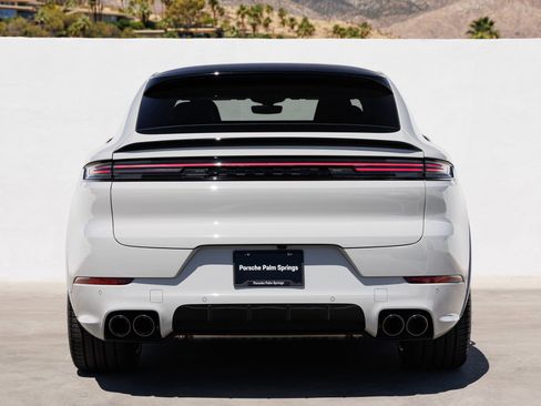 Certified 2026 Porsche Cayenne GTS AWD/4WD image 6