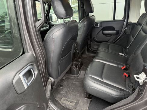 Used 2022 Jeep Wrangler Unlimited Sport AWD/4WD image 9