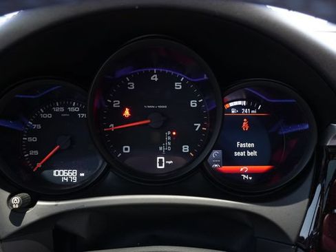 Used 2019 Porsche Macan AWD/4WD image 14