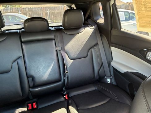 Used 2025 Jeep Compass Limited image 39