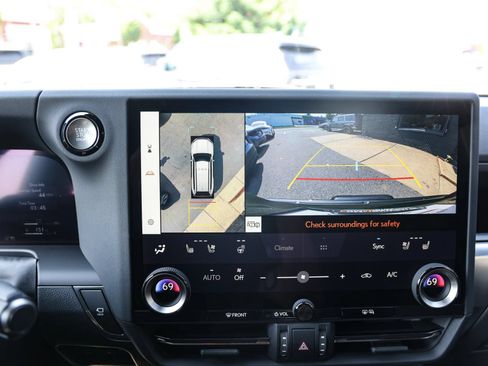 Used 2026 Lexus GX 550 AWD/4WD image 19