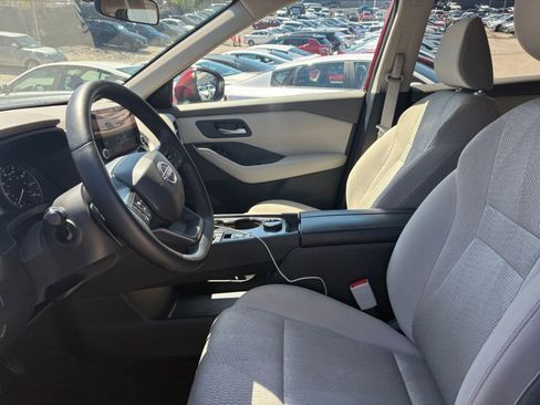 Used 2025 Nissan Rogue SV AWD/4WD image 22