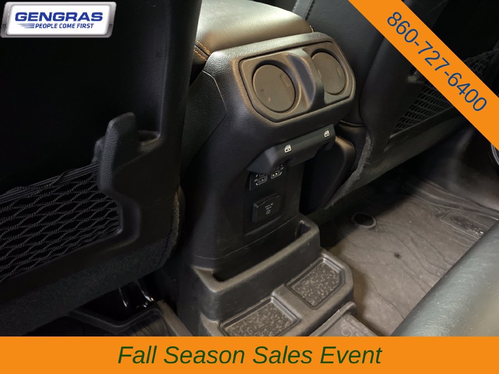 Used 2024 Jeep Wrangler Unlimited Sahara w/ Technology Group AWD/4WD image 28