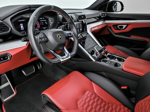 Used 2020 Lamborghini Urus image 20