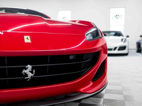 Used 2019 Ferrari Portofino RWD image 26