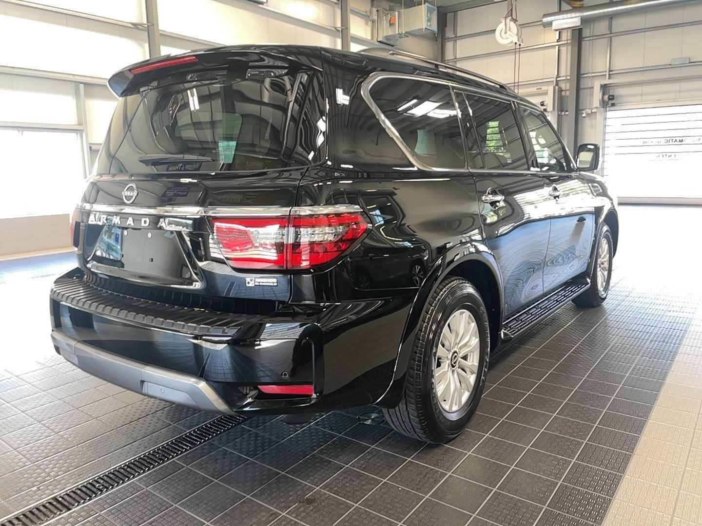 Used 2023 Nissan Armada SV w/ Cargo Package AWD/4WD image 15