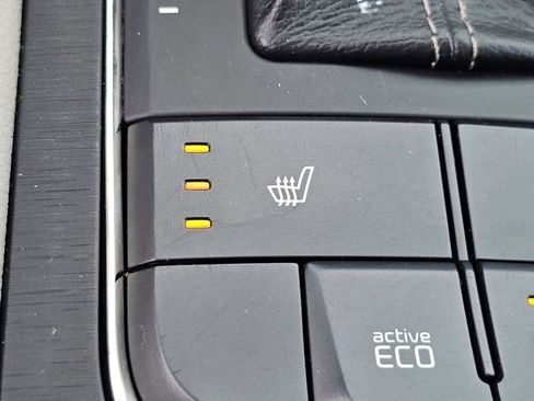 Used 2017 Kia Sedona LX w/ LX Essentials Premium Package image 11