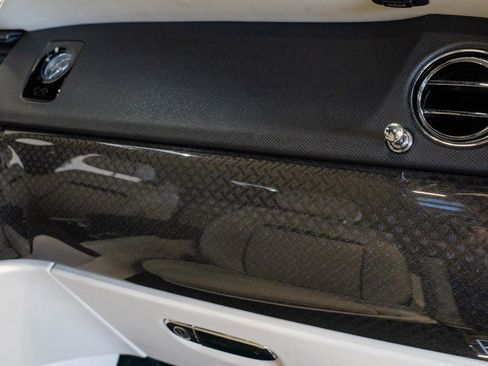 Used 2021 Rolls-Royce Cullinan Black Badge image 21