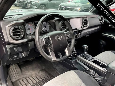 Used 2021 Toyota Tacoma TRD Off-Road image 17