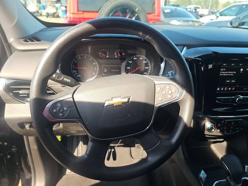 Used 2021 Chevrolet Traverse LS w/ LPO, Blackout Package FWD image 17