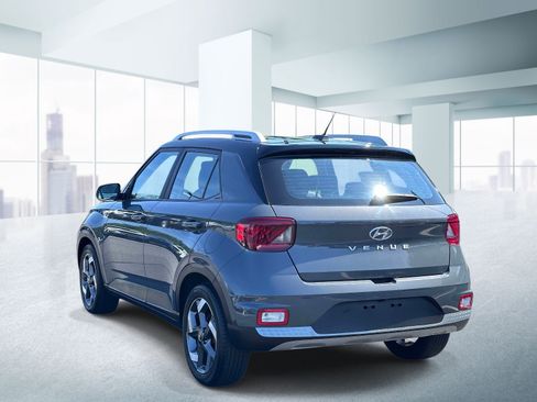 Used 2023 Hyundai Venue Limited w/ Cargo Package FWD image 3