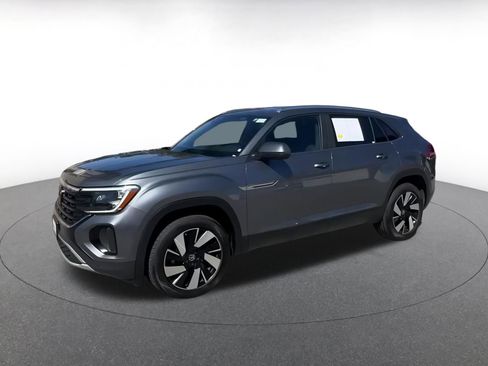 Used 2025 Volkswagen Atlas Cross Sport SE image 8