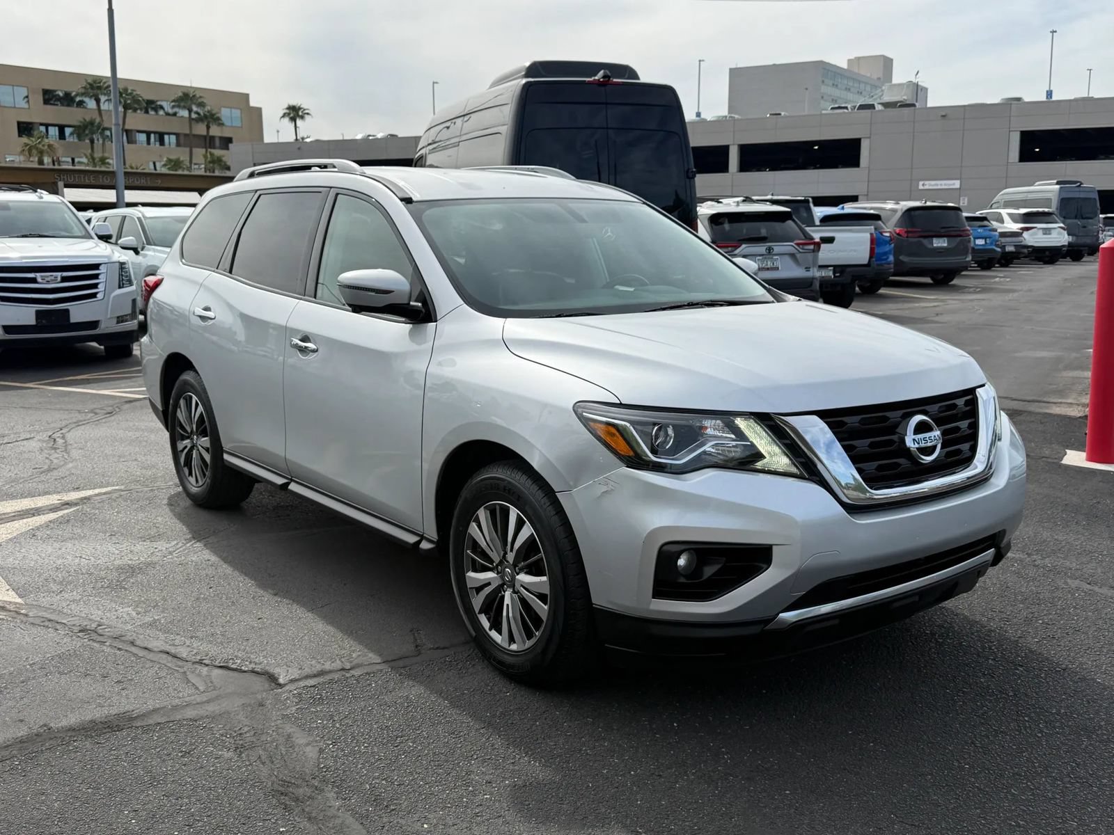Used 2019 Nissan Pathfinder SL AWD/4WD image 3