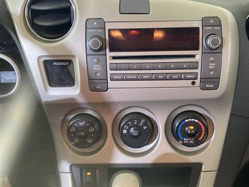 Used 2009 Pontiac Vibe GT FWD image 4