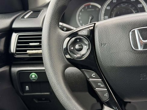 Used 2017 Honda Accord LX image 31