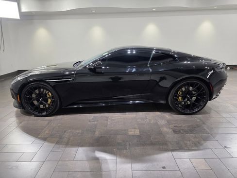 Used 2025 Aston Martin DB12 Coupe RWD image 24